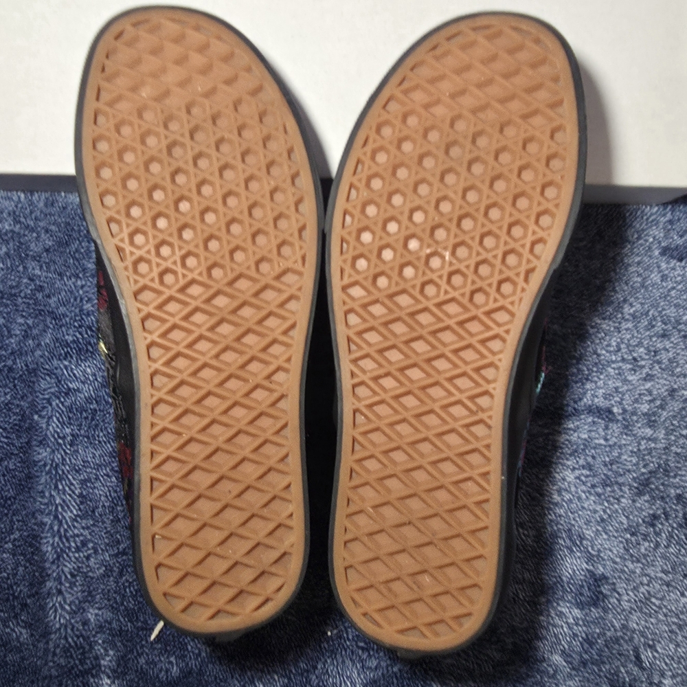 Limited Edition Vans Slip-Ons with Colorful Floral Embroidery  (Festival Satin) - Picture 6 of 7